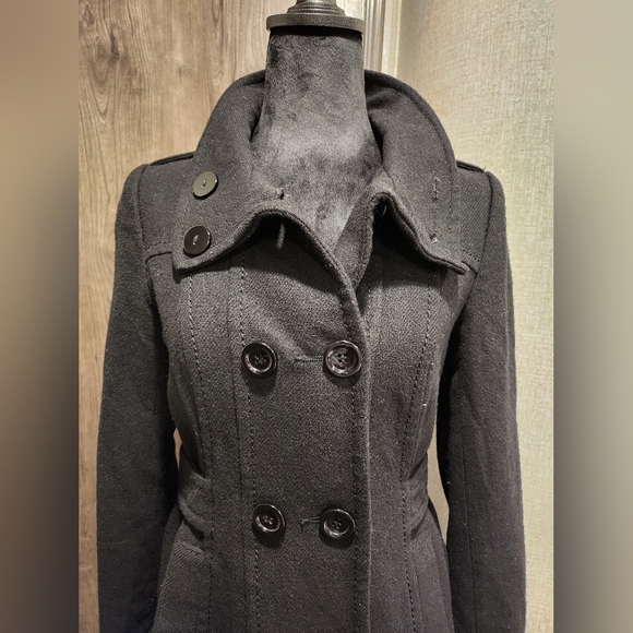 Elegant Pea Trench Coat - Picture 5 of 8